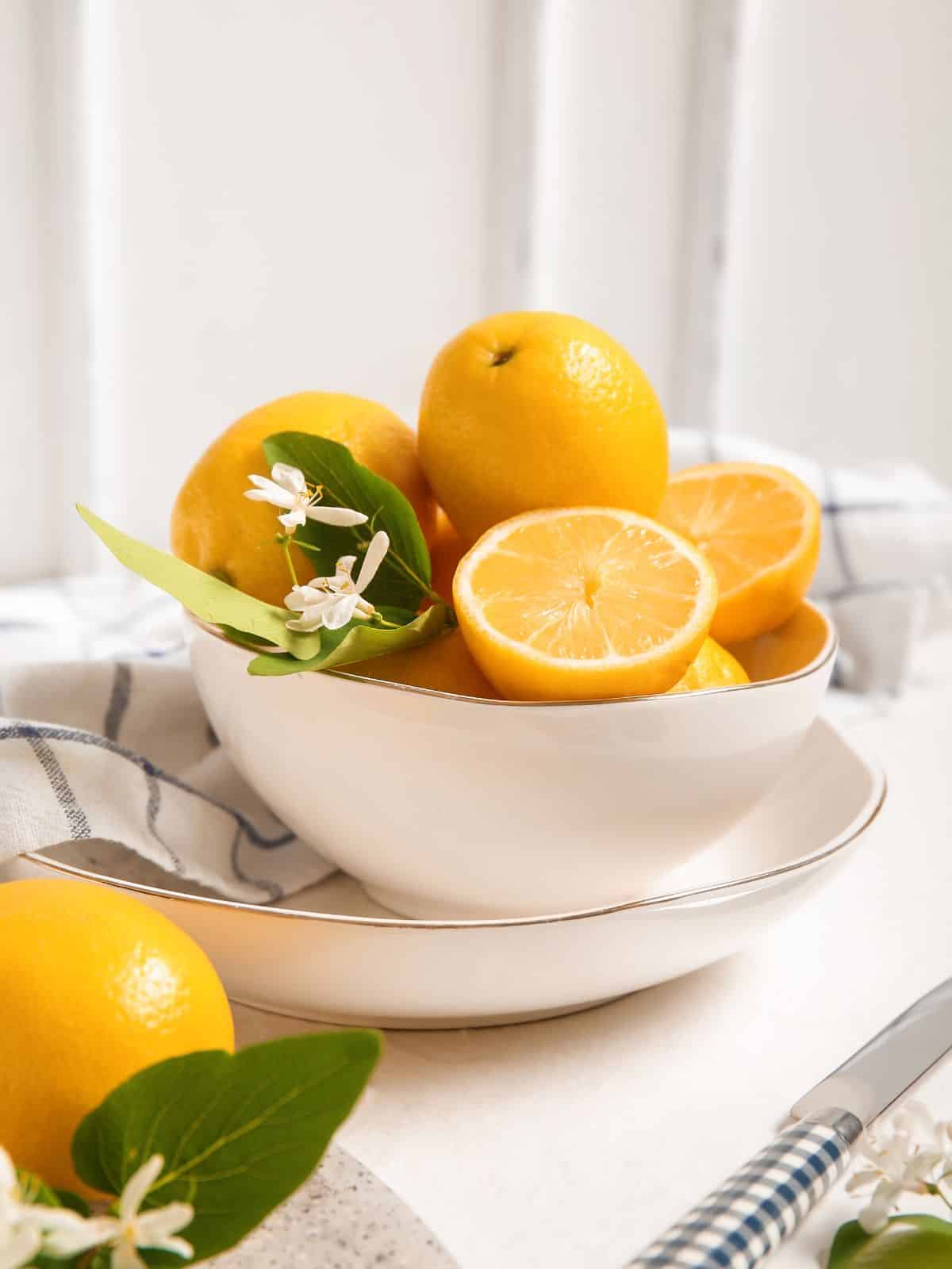 bowl of lemons